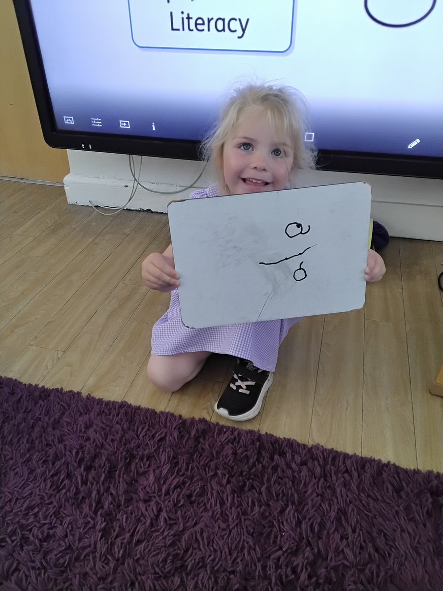 BPrimary's tweet image. We love writing in Nursery! Today, we drew our favourite healthy food and then we attempted to write a label. We could hear, say and write some initial sounds all by ourselves! #eyfs #eyfsmarkmaking #eyfswriting