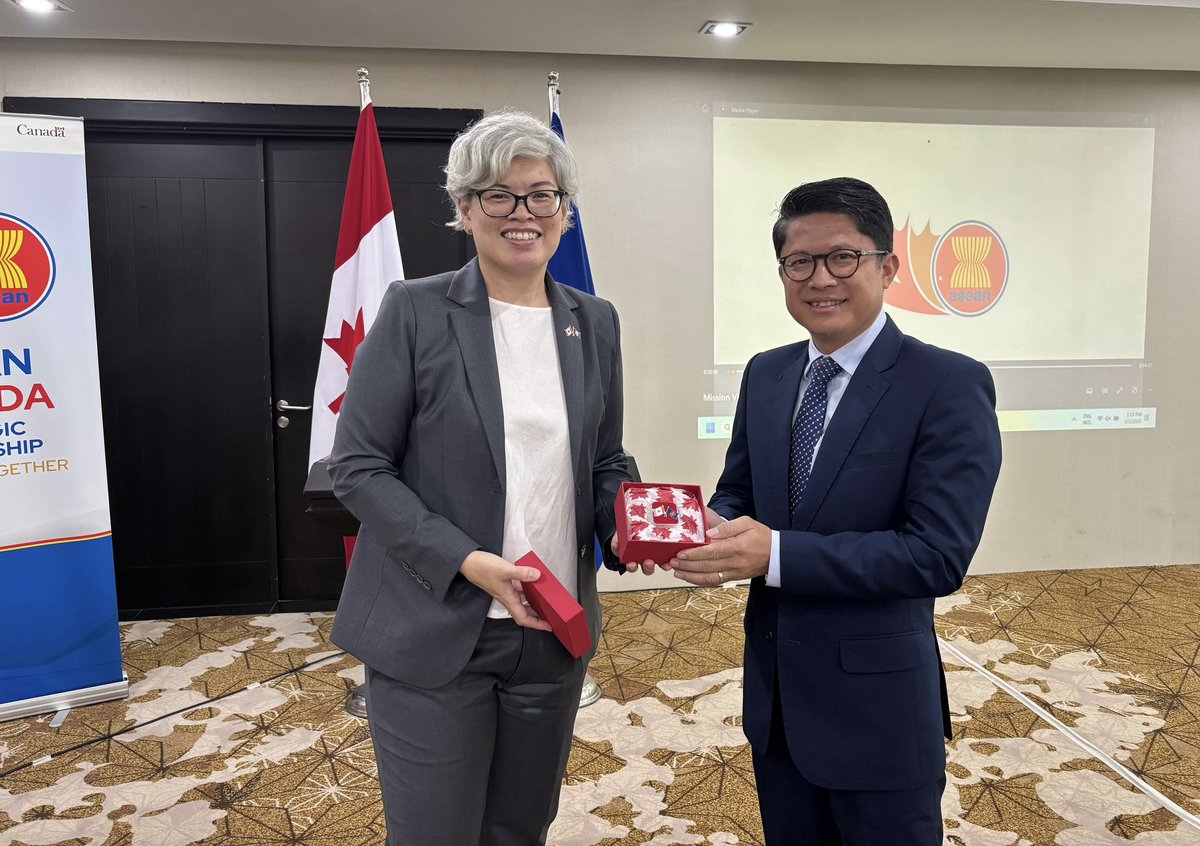 ✔️ Honoured to co-chair the 13th ASEAN-Canada Joint Cooperation Committee Meeting with my new colleague H.E Sisaketh of 🇱🇦 today! 
 
I couldn’t be prouder of what ASEAN and Canada have accomplished together over the past 48 years! #ASEANCanada48