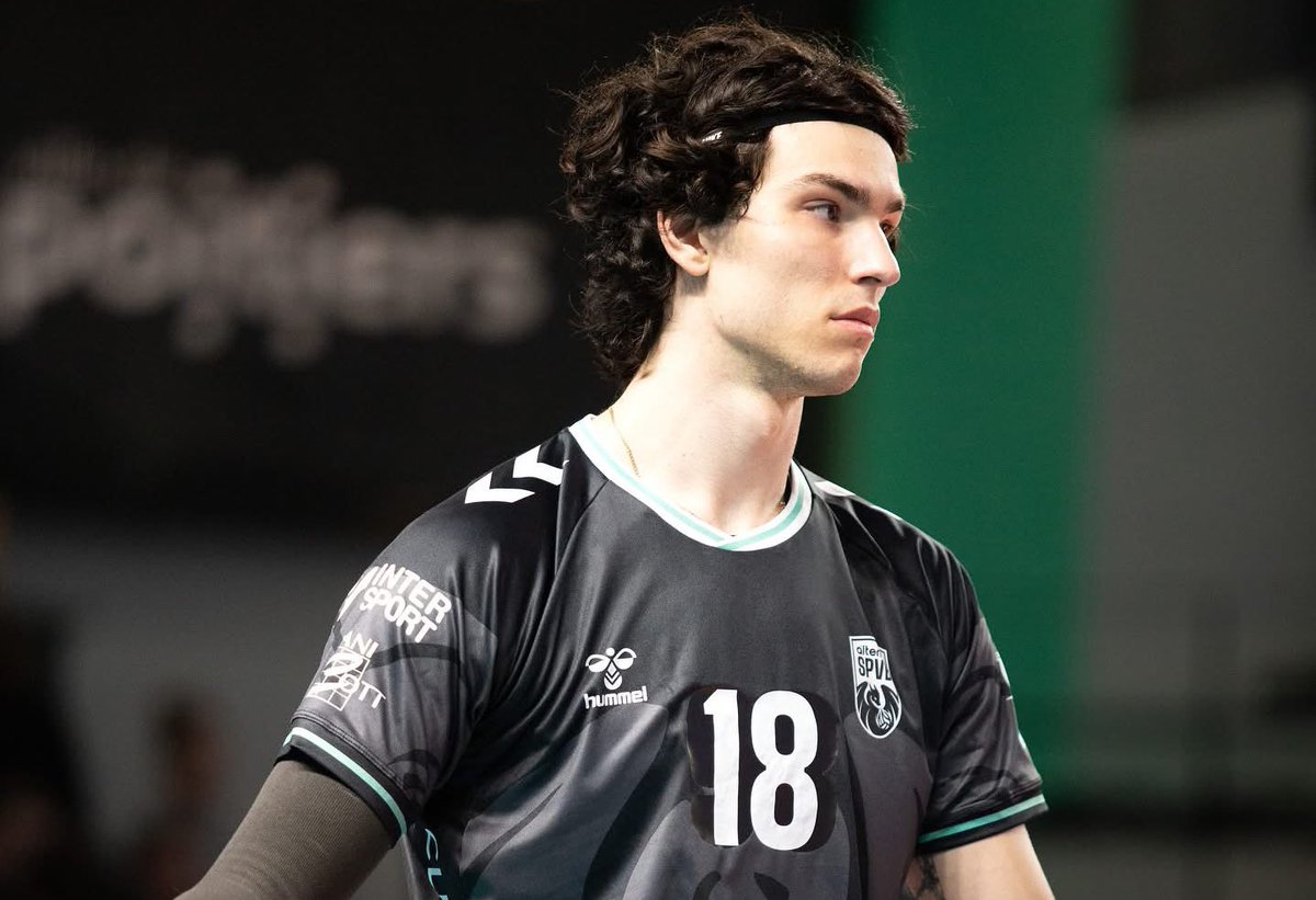 🎙️ Cédric Énard, manager de Poitiers, à propos de Nik Mujanovic.

« On retrouve un leader offensif, ce qui libère les réceptionneurs-attaquants vers les tâches de réception et de défense et il fait du bien mentalement, les mecs jouent plus libérés. »

🗞️ <a href="/lequipe/">L'Équipe</a> 
📸 _matdesigns_