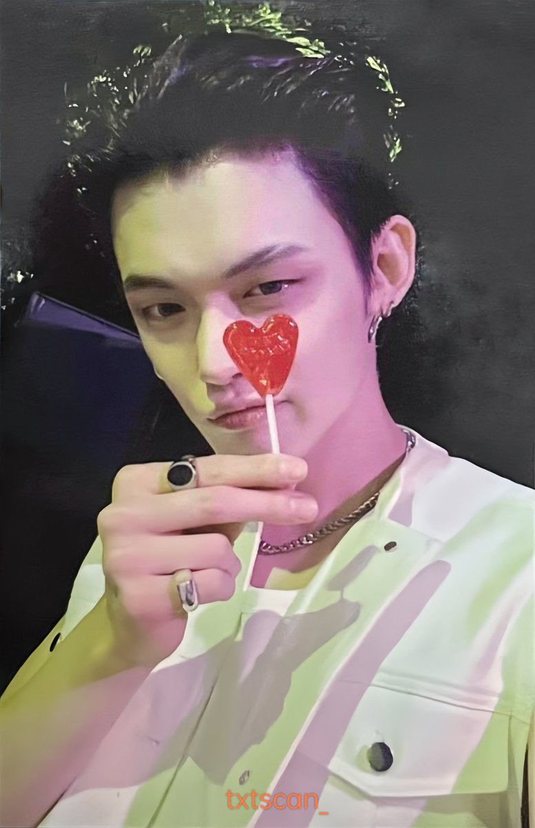 TOMORROW X TOGETHER LOVE LANGUAGE BROADCAST PHOTOCARD SCAN