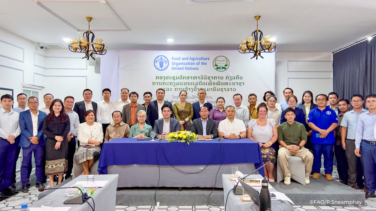 FAOLaoPDR's tweet image. Proud FAO Laos joined govt & partners on tea! Meeting: Lao tea master plan & national association. Focused on unique potential for growth. Tackled challenges: data, value chain, regions. Association crucial. Strong commitment to sustainable future!
fao.org/lao-people-dem…
