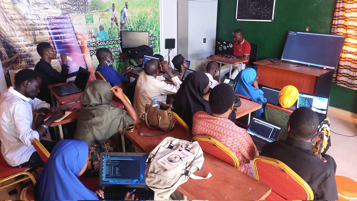 PythonNiger's tweet image. Our free Python Programming training continues in this morning, in Zinder region of Niger Republic