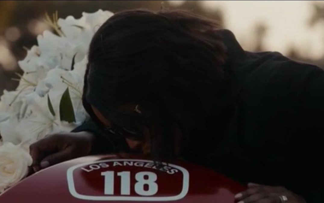 TheFicWriter's tweet photo. The choice Athena made to lay Bobby to rest beside his children DOES NOT take away from the fact they were each other's home safe and second chance to live and love again. Her decision honoured &amp; respected his deep hope to see his children again. Athena fulfilled that hope 😭😭 https://t.co/mc2wf0vlS3