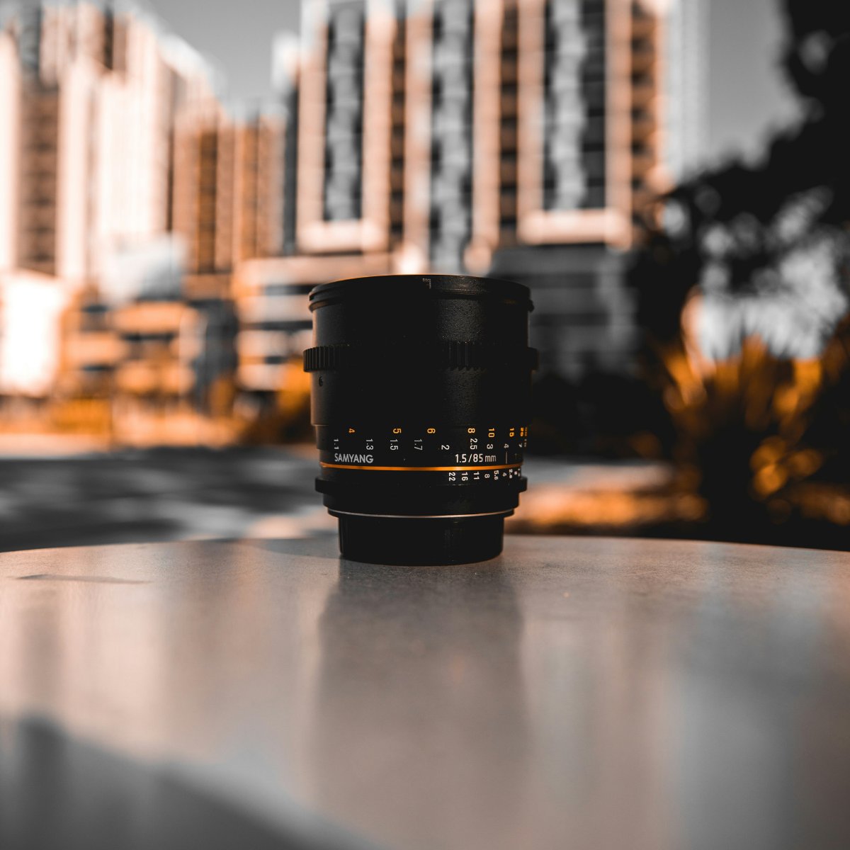 🎥✨ Choisir un objectif pour vos vidéos : les clés pour réussir !
Optez pour un zoom motorisé, une stabilisation optique et un autofocus doux pour des résultats professionnels. 

Découvrez notre article complet ➡️ urlr.me/8MKekc