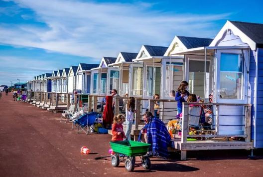 How 49p could bag you a Lytham St Annes beach hut for the whole summer ☀️☀️☀️manchestereveningnews.co.uk/whats-on/famil… #beachhuts #lythamstannes