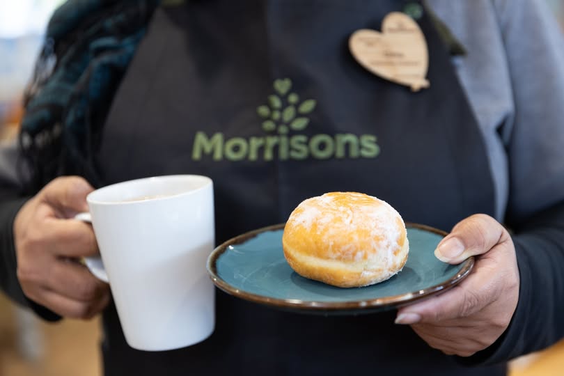 When you buy a refillable hot drink, you can enjoy a FREE Doughnut at Morrisons Cafes! Don't mind if we do🍩☕️