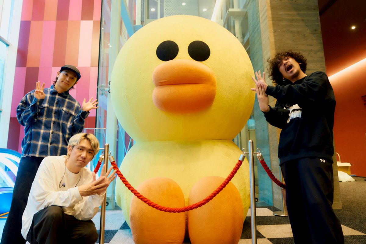 Omoinotakey's tweet image. 開演まで1時間を切りました
────────────

#Omoinotake 
One Man Tour &quot;#Pieces&quot;

東京都・LINE CUBE SHIBUYA

開場18:00 開演19:00

Photo by Daikichi Motouchi