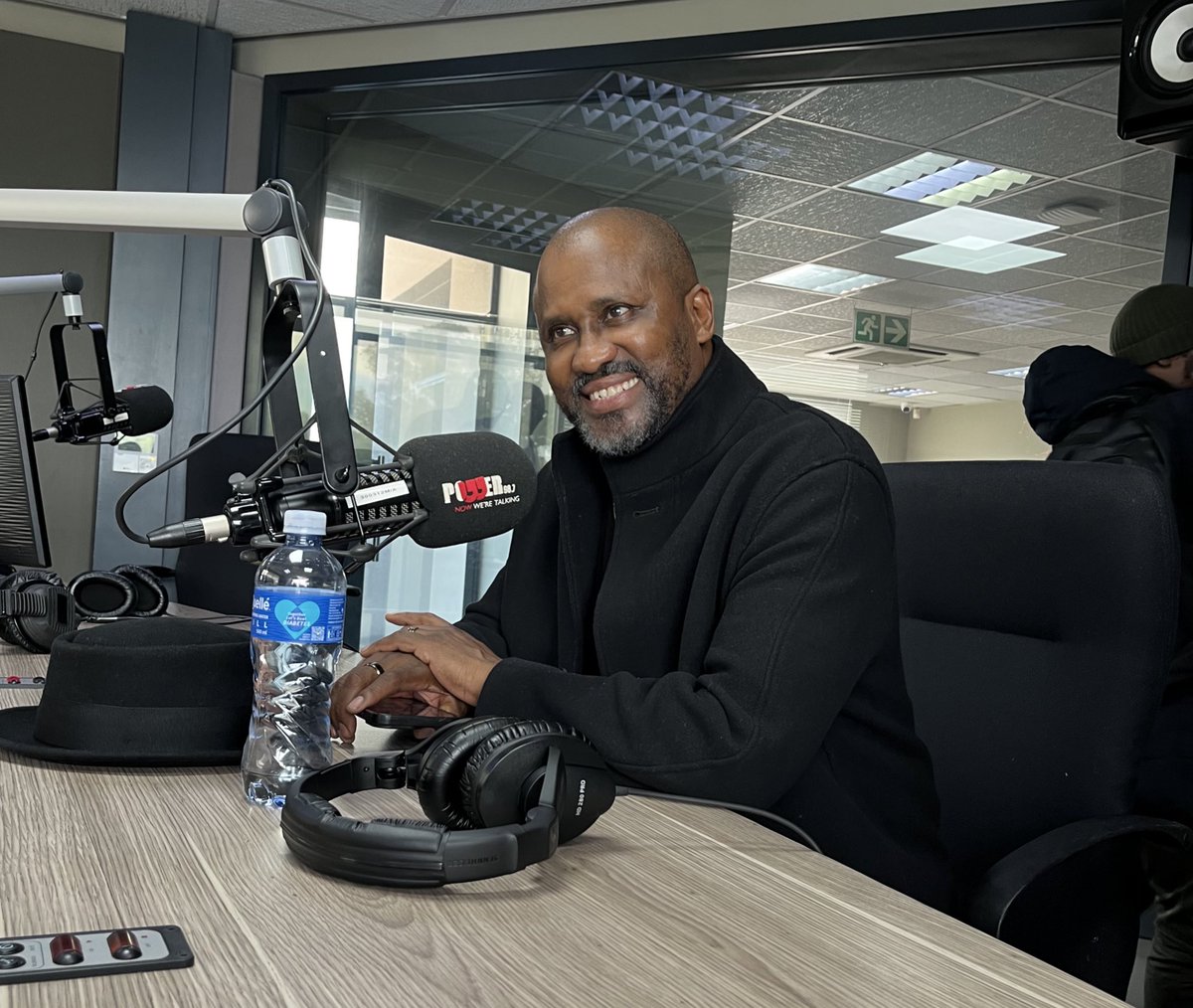 Powerfm987's tweet photo. [ON AIR] Ikhwelo: Blend of Classical Sounds.

@MbuyiseniNdlozi is in conversation with South African Singer and Songwriter, Ringo Madlingozi.

#POWERTalk https://t.co/hWYNYtCSeD