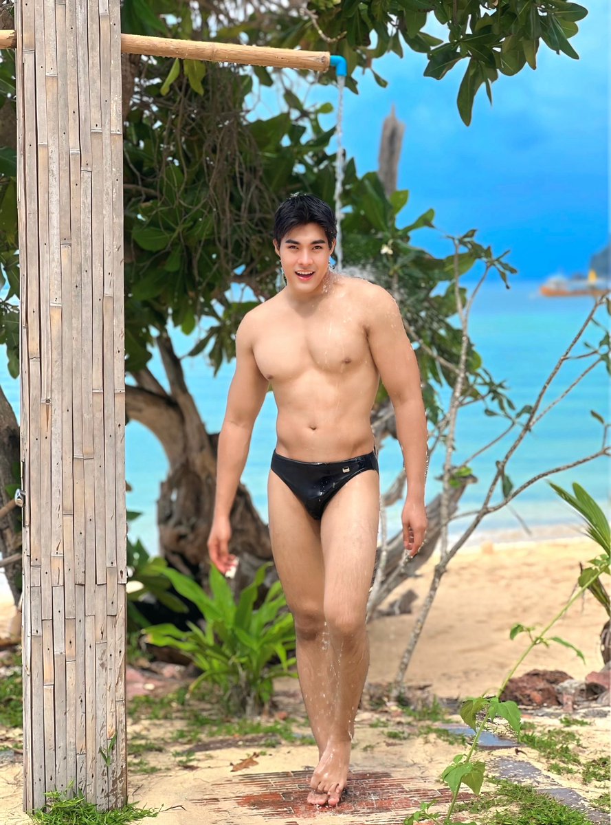 행복은 우리 자신에게 달려 있습니다 ‘ 💦❤️☀️🌈
.
#relax #ลงเกาะกัน🌴💦🌊 #รับน้ำไหมครับ 😬🔥