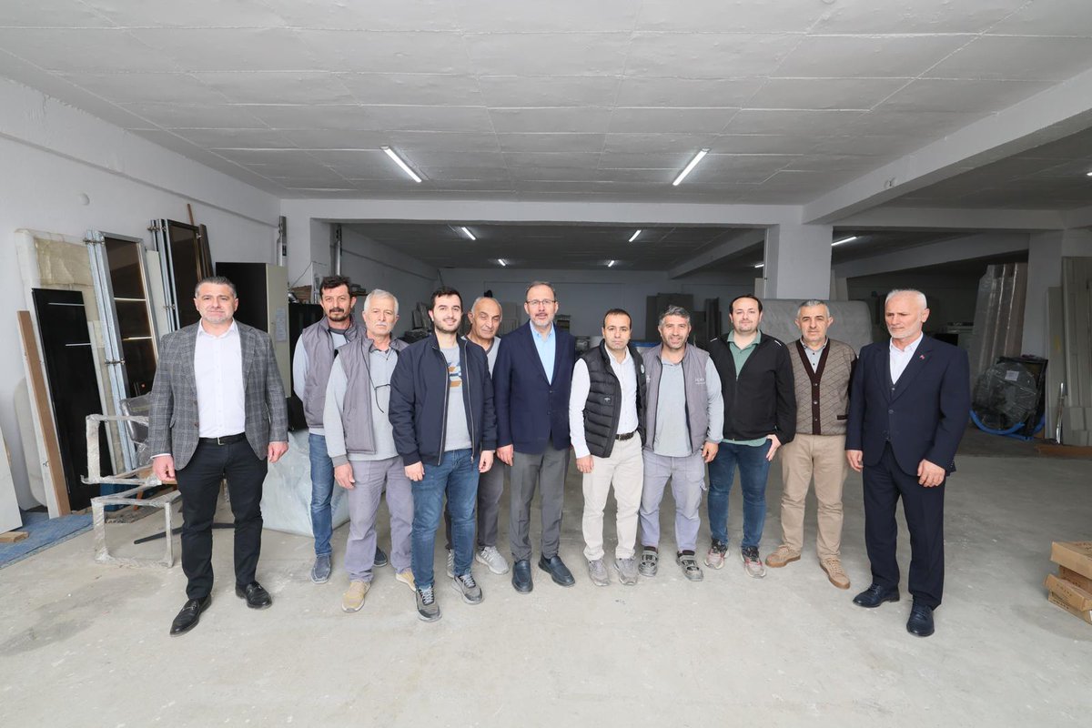 kasapoglu's tweet photo. Adım Adım Sanayi

📍İzmir • Menderes • Kısıkköy Mobilya Şehri

Ülkemizin üretim gücünü omuzlayan emekçilerimizle Kısıkköy Mobilya Şehri’nde bir araya geldik...