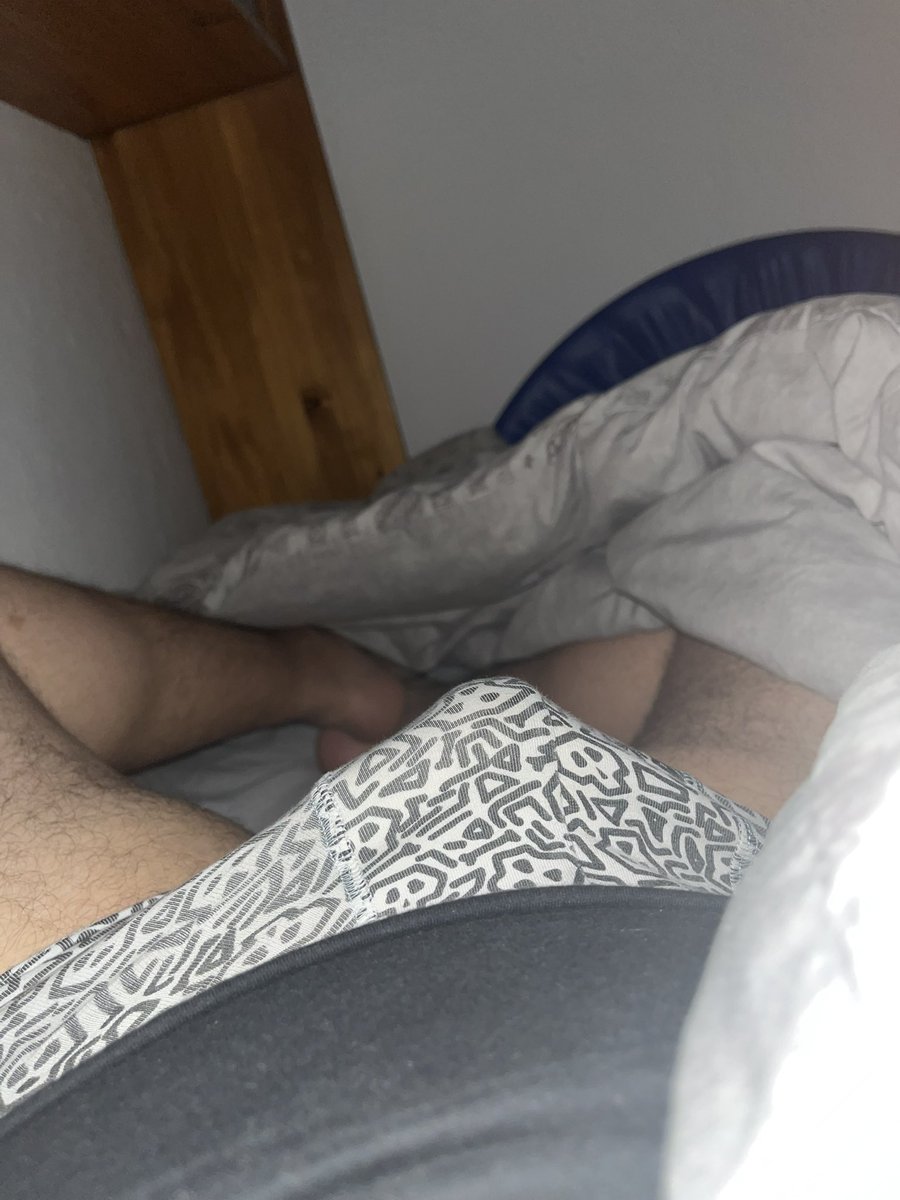 Hot morning, anywant to play? 😈