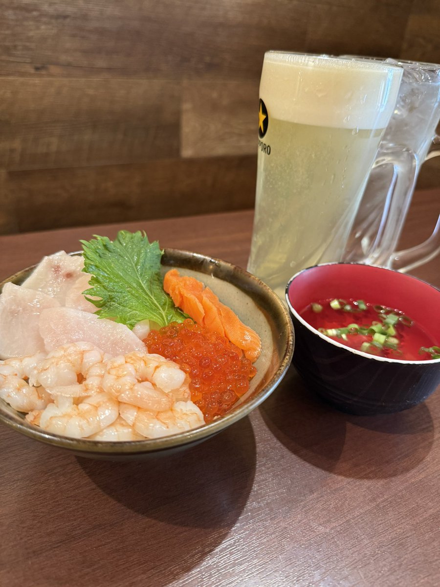 uokushi's tweet photo. こんにちは😊
いよいよ明日からＧＷですね👏
魚串立川店では明日の2日〜6日の4日間昼営業を再開いたします！
営業は12時〜になります🤗
こちらの写真は昼営業限定メニューになります！
ご来店お待ちしております(*^^*) https://t.co/8JloH3wqXx
