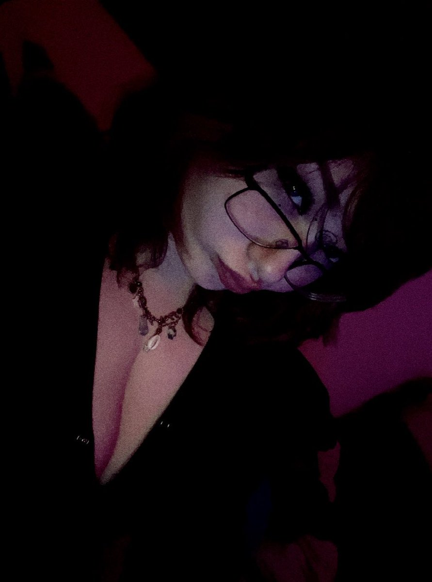 facepost :-)) do i look like i draw ena yuri HEELP