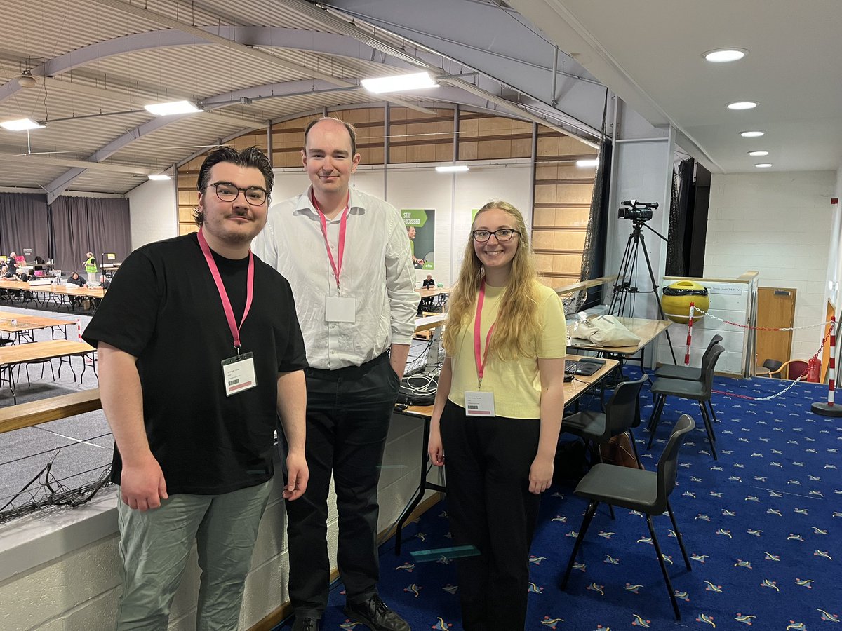 Here with <a href="/JournoToby/">Toby Oliver</a> and <a href="/Esme_Kenney/">Esmé Kenney</a> on <a href="/TheOxfordMail/">Oxford Mail</a> duty for the Oxfordshire County Council 2025 results here in Abingdon! Follow the action throughout the day on our live blog. 🗳️ 🗞️