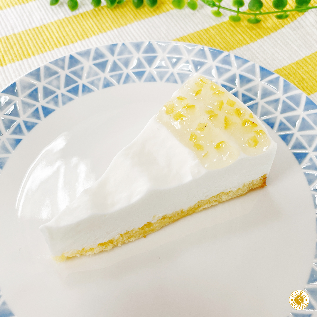 くら寿司の新スイーツ
『#瀬戸内レモンケーキ』

瀬戸内レモンの酸味と
ヨーグルトの甘酸っぱさが楽しめる爽やかな味わい🍋

初夏にピッタリのスイーツです。

#レモン #初夏 #くらスイーツ #くら寿司 #KURAROYAL