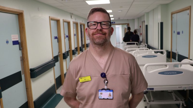 NHS North East & Yorkshire (@nhsney) on Twitter photo 👋Meet Jon, a healthcare clinical support worker at <a href="/NTeesHpoolNHSFT/">North Tees and Hartlepool NHS Foundation Trust</a>.
After more than two decades working in care homes, Jon decided it was time for a change & applied for his first hospital job.
Now, he's shared what a day in his role involves.
👉 nth.nhs.uk/news/day-in-th… 👋Meet Jon, a healthcare clinical support worker at <a href="/NTeesHpoolNHSFT/">North Tees and Hartlepool NHS Foundation Trust</a>.
After more than two decades working in care homes, Jon decided it was time for a change & applied for his first hospital job.
Now, he's shared what a day in his role involves.
👉 nth.nhs.uk/news/day-in-th…