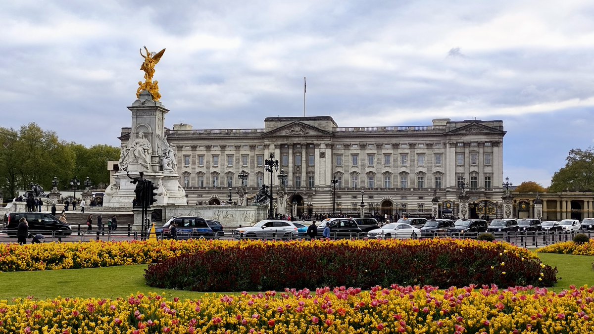Last week I attended the #TauGlobalConference2025 in London, where I presented my work on RNA-binding proteins in TAU-dependent FTD, done in <a href="/Isalabe13/">I. Lastres-Becker lab 🧫🧬🔬</a>.
Huge thanks to <a href="/BecariosFLC/">Becas Fundación "la Caixa"</a>  for funding my attendance through their Postgraduate Abroad Fellowship!
#laCaixaFoundFellows