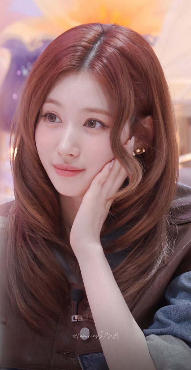 illusion5144's tweet photo. sana 想要换脸看主页 https://t.co/ZncVqs8a6v