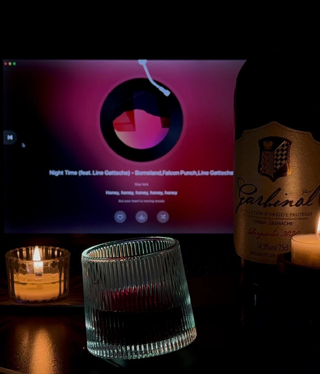 寝る前にお酒を飲むと、よく眠れますよ🍷😃