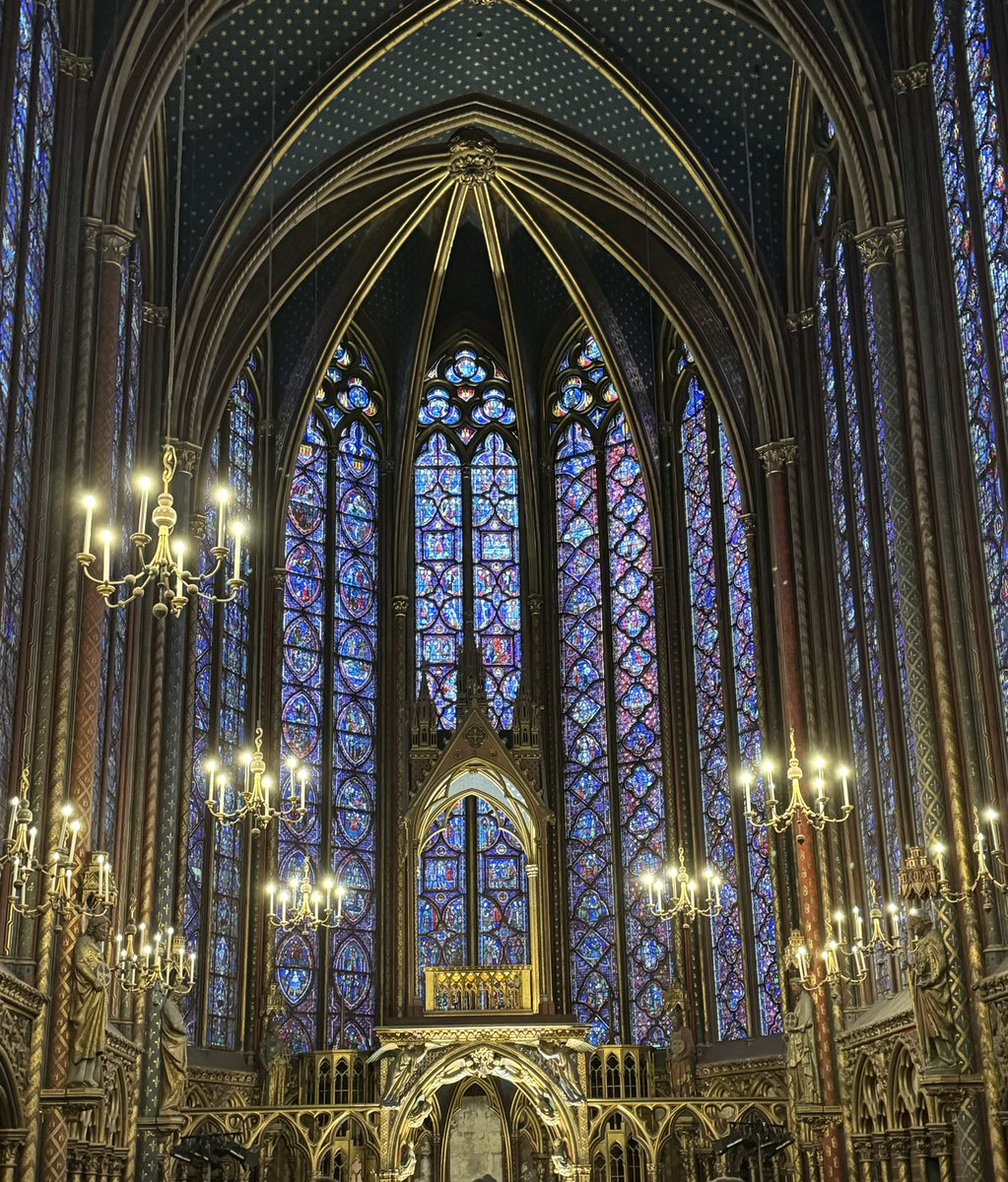 Riley Drabic, a junior architectural studies major in the @kentcaed and member of the Honors College, is working on a Senior Honors Thesis which examines stained glass restoration techniques used in Sainte Chapelle and Notre Dame.

Read Riley's story:
kent.edu/honors/news/ho…