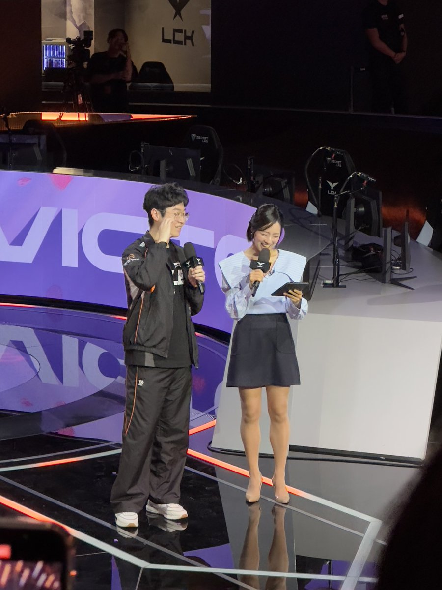 볼하트..지만 측면이라 보이지 않음 이슈