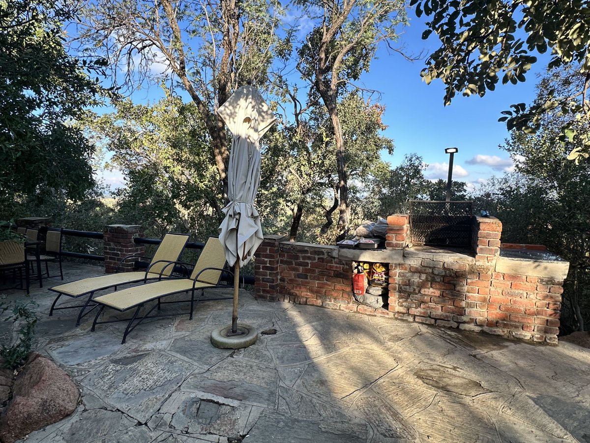 Ready for a week in the South African bush at Mabula with the Mrs Kent, Mr and Mrs Barker, Jaynee and Boo. Do we have enough supplies? 🇿🇦🇿🇦🍾🍾🍺🍺🥂🥂🍷🍷🇿🇦🇿🇦❤️❤️❤️❤️❤️