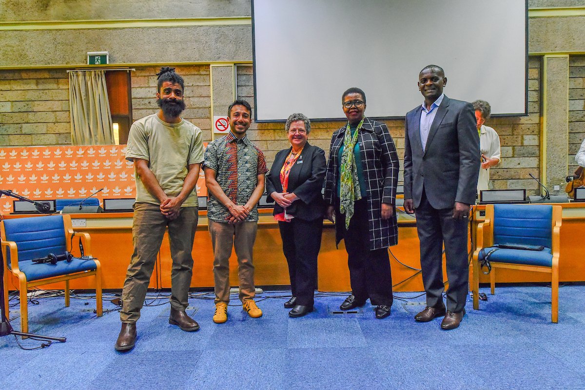 Bram Govaerts CIMMYT (@bramaccimmyt) on Twitter photo During the recent #CGIARScienceWeek, <a href="/lmsibanda/">Lindiwe Majele Sibanda</a>, <a href="/CGIAR/">CGIAR</a>, <a href="/Sieg_SAS/">Sieg Snapp CIMMYT</a>, <a href="/CIMMYT/">CIMMYT</a>, & <a href="/alexawiti/">Prof Alex O. Awiti</a>, <a href="/CIFOR_ICRAF/">CIFOR-ICRAF</a> shared their perspectives to answer a key question: Can we feed everyone? The episode is now available at @BBCWorldService: bit.ly/3EvokHz #Biodiversity #Water #Soil During the recent #CGIARScienceWeek, <a href="/lmsibanda/">Lindiwe Majele Sibanda</a>, <a href="/CGIAR/">CGIAR</a>, <a href="/Sieg_SAS/">Sieg Snapp CIMMYT</a>, <a href="/CIMMYT/">CIMMYT</a>, & <a href="/alexawiti/">Prof Alex O. Awiti</a>, <a href="/CIFOR_ICRAF/">CIFOR-ICRAF</a> shared their perspectives to answer a key question: Can we feed everyone? The episode is now available at @BBCWorldService: bit.ly/3EvokHz #Biodiversity #Water #Soil