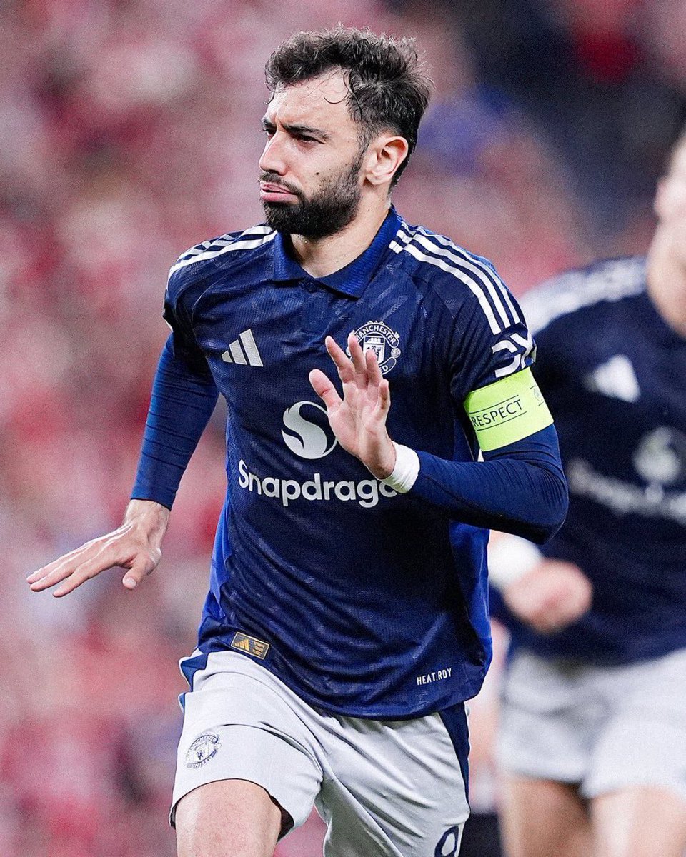 Utdsolid's tweet image. King of the pitch! 🔥 Odegaard &amp;amp; Palmer in a different league? De Bruyne's legacy shines while you're Ballon d'Or bound! 💥 LEVELS