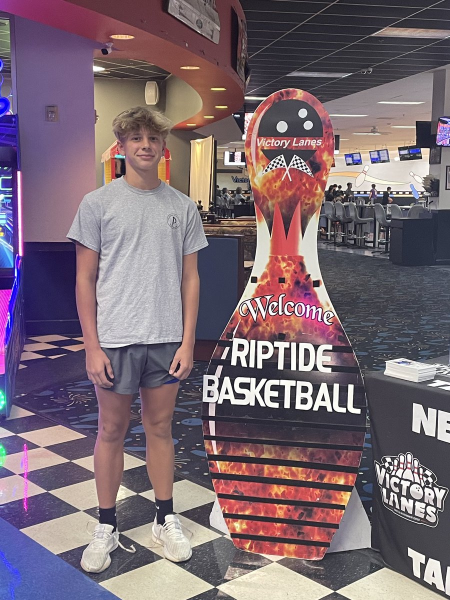 carolinariptide's tweet photo. #RiptideFamily

Our @Riptide2028 and @Riptide2029 hit the lanes last night! 

#BiggerThanBasketball https://t.co/ncw89kFvlK