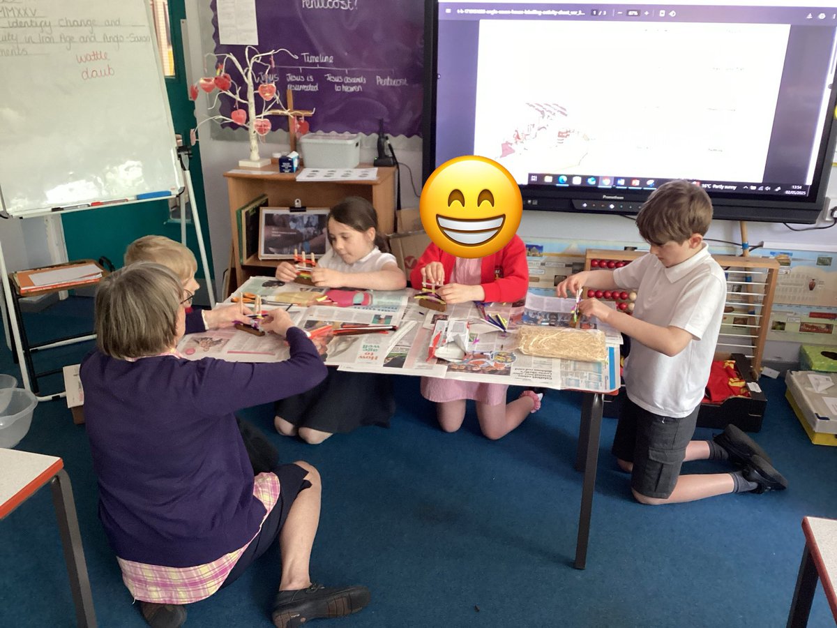 HorwichParishCE's tweet image. In our history lesson today, 2/3B have been making their own Anglo Saxon walls out of ‘wattle’ (pipe cleaners and lollipop sticks) and ‘daub’ (clay and straw)
#hp2
#hp3