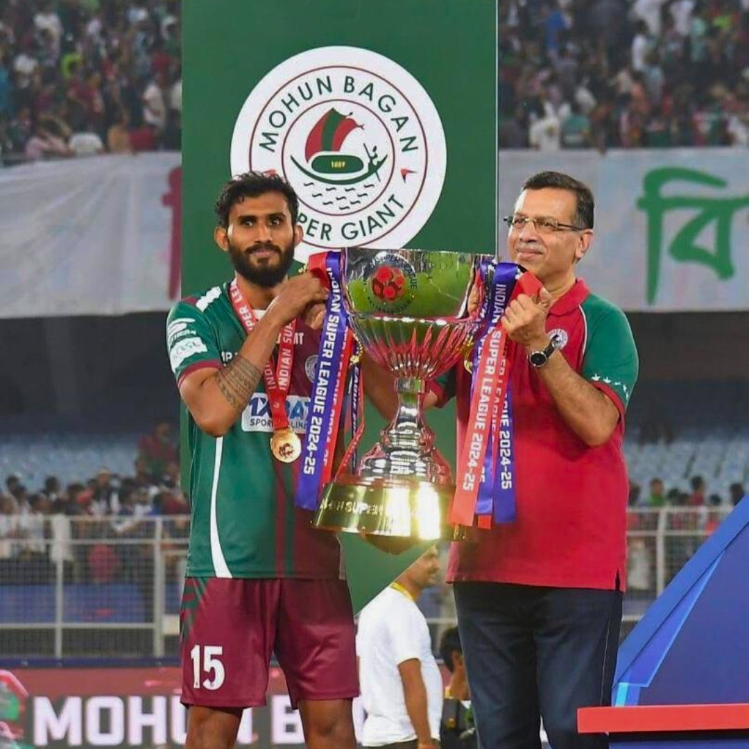 DrSanjivGoenka's tweet photo. Congratulations to the stars of @mohunbagansg, @subhasis_bose15, on being recognised as the Men's Player of the Year and @vishalkaith01 on being named Men's Goalkeeper of the Year at the #AIFFAwards2025. 

A well-deserved recognition for your incredible partnership in the heart of the defence, which was a key reason for a record-breaking 14 clean sheets in the season for the club. Proud of you, boys!

#MBSG #JoyMohunBagan #আমরাসবুজমেরুন