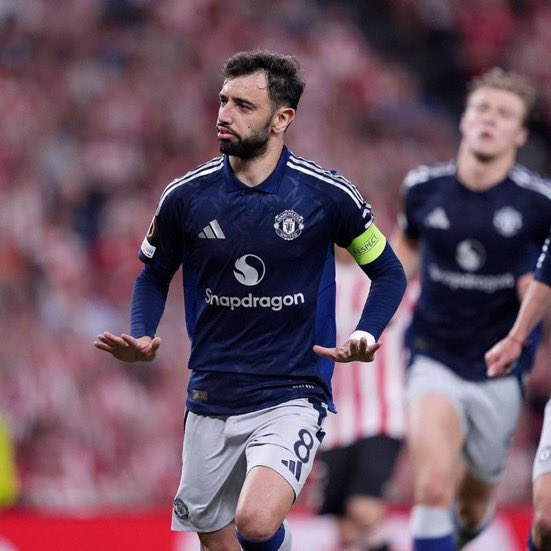 Utdsolid's tweet image. Bruno Fernandes: “The manager and physio say that I need to relax and rest, but I say no”.

“When I die, I will have a lot of time to lay down and rest”.

Remember when they said he is not captain material…… crazyyyyy