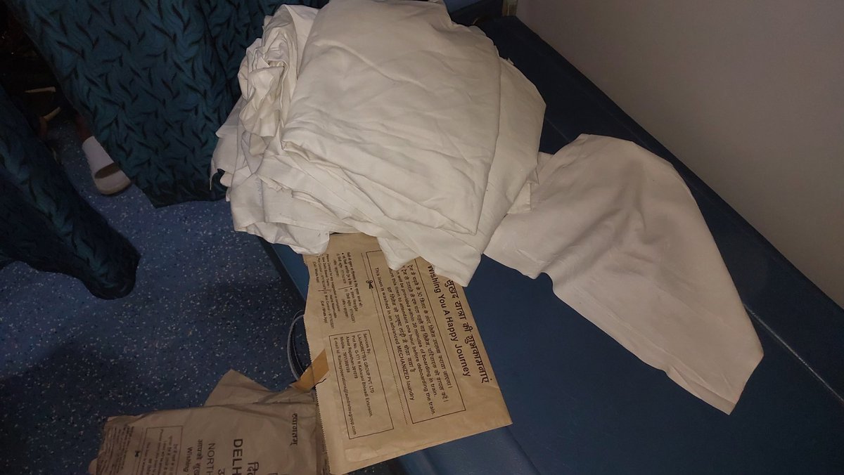 TaandavRaj's tweet photo. @irctcnorthzone @IRCTCofficial @RailwayNorthern @RailMinIndia @RailwaySeva @AshwiniVaishnaw 

What is the reason for serving used, wrinkled and soiled bedsheets to all passengers of Train No.112424/DBRT RAJDHANI which had started its journey today i.e.02/05/2025? Any OPEX issues? https://t.co/H7g1thKqF9
