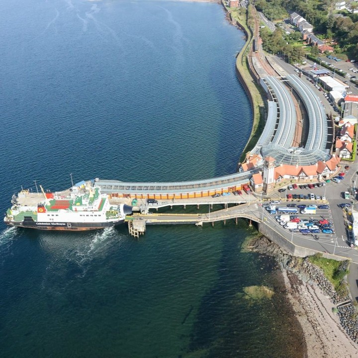 NetworkRailSCOT's tweet photo. ✨ Station Spotlight: Wemyss Bay ✨
From the glass roof to the curved timber walkways, it’s one of the most beautiful spots on Scotland’s Railway- and it looks even better in this sunshine! 🌞
#WemyssBay #ScotlandsRailway #StationSpotlight https://t.co/fUHmX3TsZf