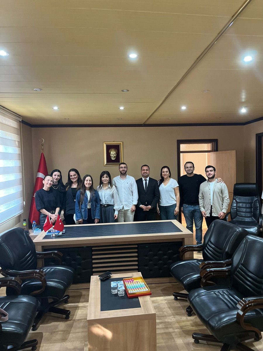RhosusEKDER's tweet photo. Rhosus Eğitim ve Kültür Derneği olarak Arsuzumuzun değerli derneklerinden Arsuz Yaşama Destek Derneği'ni(AYDER) ziyaret ettik. Karşılıklı fikir alışverişinde bulunup faaliyetlerimiz hakkında görüştük. Bizleri ağırlayan AYDER yönetimine çok teşekkür ediyoruz. https://t.co/C3eeiN613p