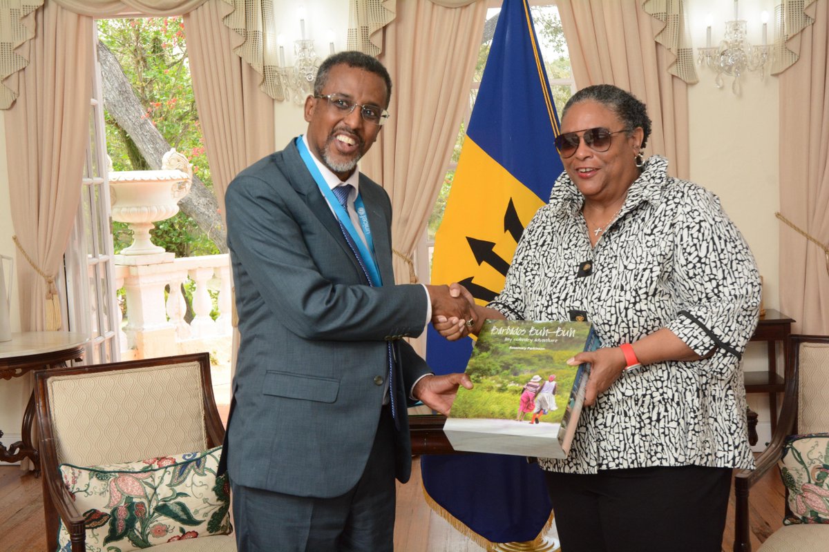 UNICEF Eastern Caribbean (@unicefeca) on Twitter photo This week, PM <a href="/miaamormottley/">Mia Amor Mottley</a> reaffirmed Barbados’ commitment to building a better future — starting with every child. 💙
In talks with UNICEF Rep <a href="/MusseAbdulkadir/">Abdulkadir Musse</a>, she highlighted health, violence prevention, and culture as key priorities. This week, PM <a href="/miaamormottley/">Mia Amor Mottley</a> reaffirmed Barbados’ commitment to building a better future — starting with every child. 💙
In talks with UNICEF Rep <a href="/MusseAbdulkadir/">Abdulkadir Musse</a>, she highlighted health, violence prevention, and culture as key priorities.
