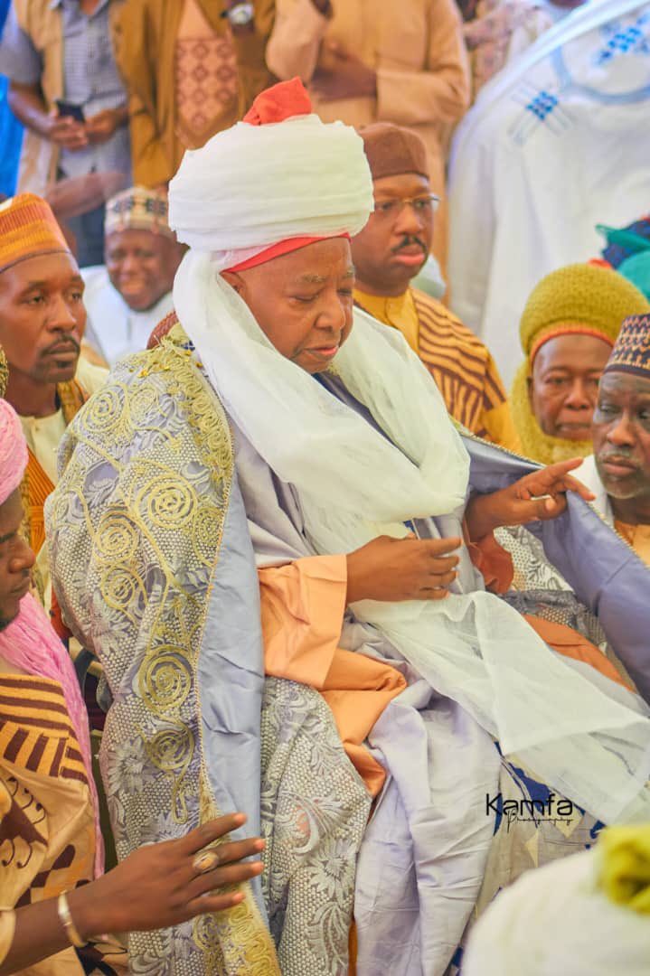 Allah ya karawa sarki lafia da imani
Galadiman kano Allah ya kama
Allah ya dade da ran sarki