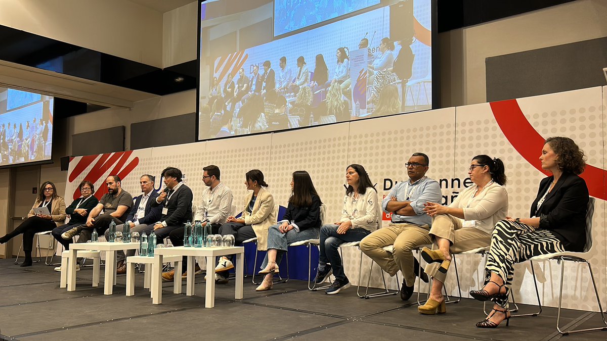 DPPSpain's tweet photo. Mesa redonda, familias-clínicos-pacientes 
En esta mesa estamos tratando temas relacionados con los estándares de cuidado.
Modera Dra. Marisol Montolio.
Lee hilo para conocer a quienes nos acompañan en este bloque.👇
#congresodpps2025 #desafioduchenne https://t.co/y22H4oDlzE