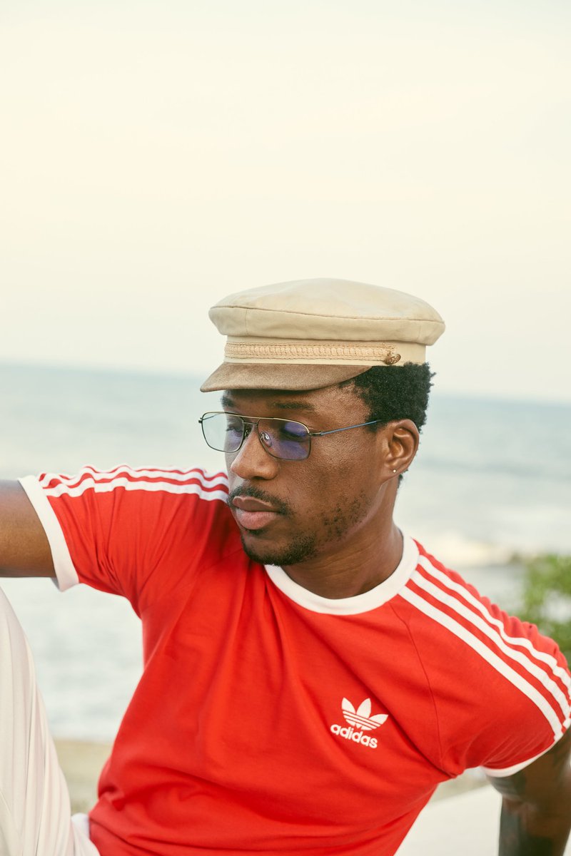 Viaopeimu's tweet image. Joey B on set for Suzzy Williams. Photographed by me