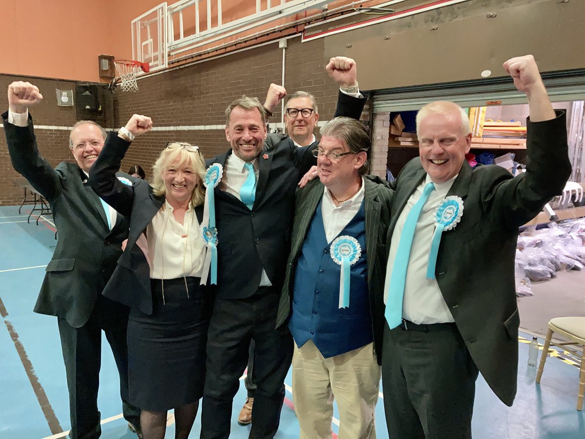 RobMacDonaldLDR's tweet image. Ian Duxbury, far left, Warren Goldsworthy, centre at back, Stephen Atkinson, front centre, and Ged Mirfin, front second from right. All four elected for ⁦@reformparty_uk⁩ to ⁦@LancashireCC⁩ from four divisions in Ribble Valley.