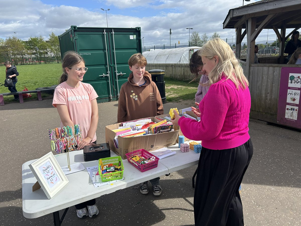Big thank you to P7 pupils, parents and PiP for the CPS Healthy Tuck Shop which has been running recently. Great job and fantastic experience for pupils.