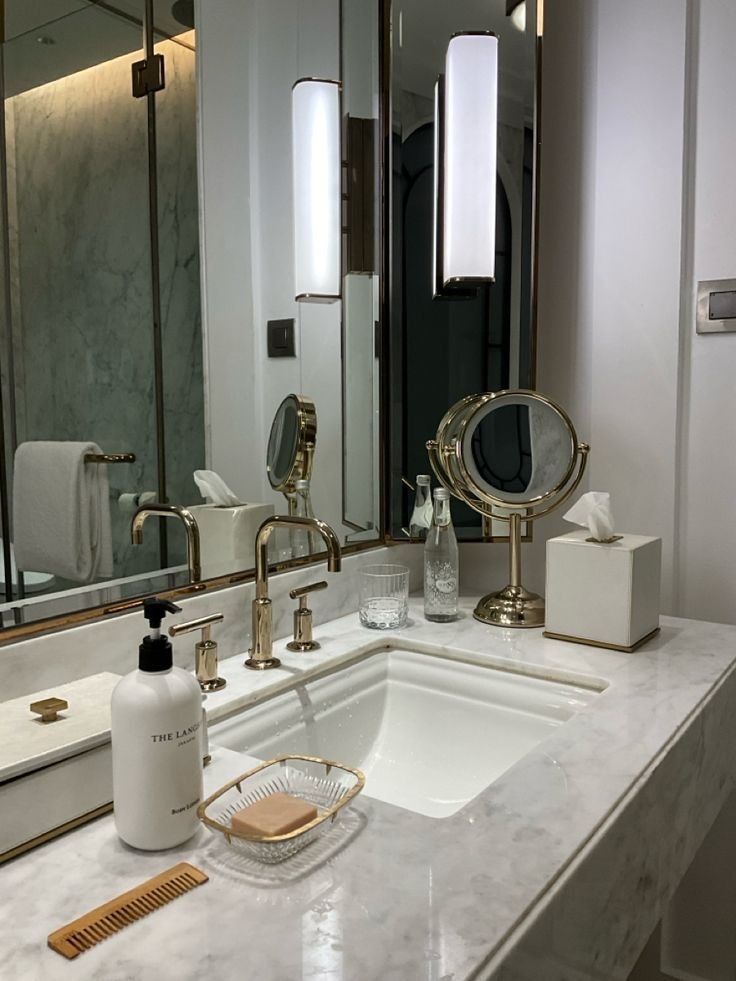 reckIewss's tweet image. Time for the night routine.