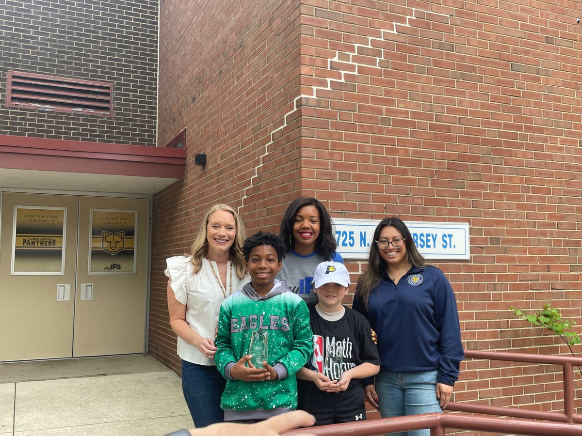 Thank you to the <a href="/Pacers/">Indiana Pacers</a> foundation and <a href="/AleesiaLJohnson/">Dr. Aleesia Johnson</a> for stopping by and gifting our <a href="/NBA/">NBA</a> Math Hoops Regional winners with a signed team ball!! Jeffrey, Zac, and Coach Kesler are so appreciative of the special morning 😍🏀 <a href="/IPSSchools/">IPS</a>
