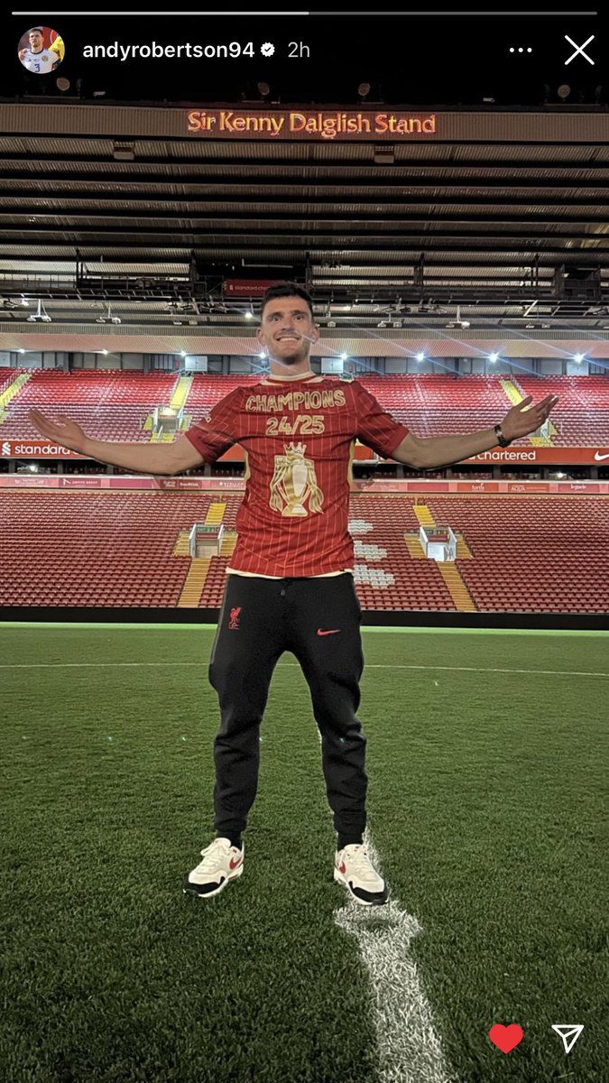 GailsGoneMild's tweet photo. Sorry but I’d go to war for this man https://t.co/daHtDgiCIM