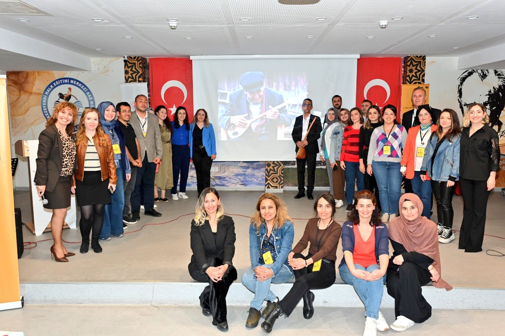 denizlimem's tweet photo. 📌 Yöresel Çalgılar ve Yaşayan Ustalar "Hayri Dev'in Anısına"

Denizli Öğretmen Akademileri kapsamında hazırlanan Şehir ve Kültür, Biyografi ile Müzik Akademisinin bu haftaki etkinliği konuğumuz Sadi Cesuroğlu'nun katılımlarıyla gerçekleşti. 

#DenizliÖğretmenAkademileri

@tcmeb
@Yusuf__Tekin
@farukyelkenci
@emre_caliskan