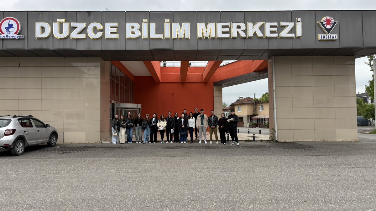 DuzceBilim's tweet photo. Düzce Üniversitesi öğrencileri, Düzce Bilim Merkezi’ni ziyaret ederek sergi salonunda keşif dolu anlar yaşadı, Temel Bilimler Atölyesi’nde gerçekleştirilen biyoplastik etkinliğiyle de eğlenceli ve öğretici vakit geçirdiler. https://t.co/nlq5uqyGFe