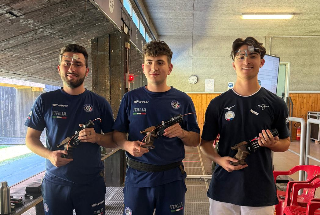 Italia Team detta il passo anche nella seconda giornata della Alpen Cup, trascinata dalla grande giornata di Villani.

Domani gran finale al poligono di Bologna per l'assegnazione del trofeo del sasso: uits.it/homepage/news/…