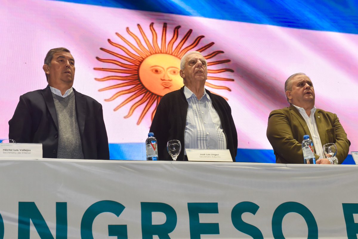 FentosOk's tweet photo. El martes 29 de abril, se llevaron a cabo los Congresos Ordinario  y Eleccionario de la FeNTOS

La LISTA VERDE, encabezada por nuestro actual sec. gral.  Carlos Adamo y sec. adj. José Luis Lingieri, Lista de eminente carácter federal, la cual fue votada por más del 98 % https://t.co/gCsaYEY3zm