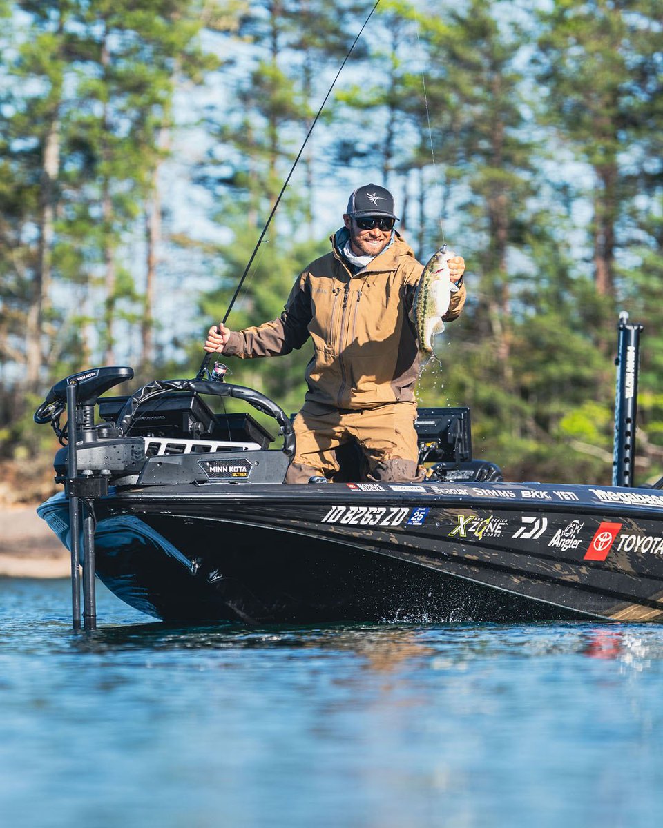 MinnKotaMotors's tweet photo. With power and precision, the Ultrex QUEST will get you on and keep you on the fish 🤘 #UltrexQUEST #MinnKota https://t.co/tXGu1shqJY