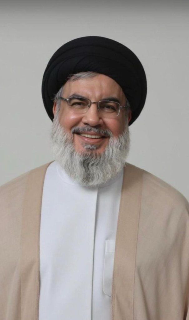 يزعجهم هذا الجميل في الضّريح

والجميل بحُسنه يستفزّ كلّ قبيح!